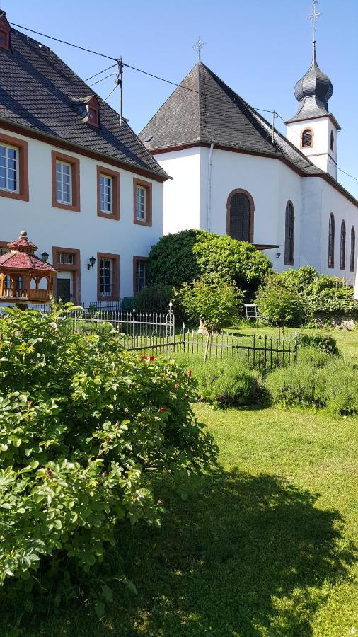 Ferienwohnung Altes Pfarrhaus Mit Flair Und Moselblick Браунеберг Экстерьер фото